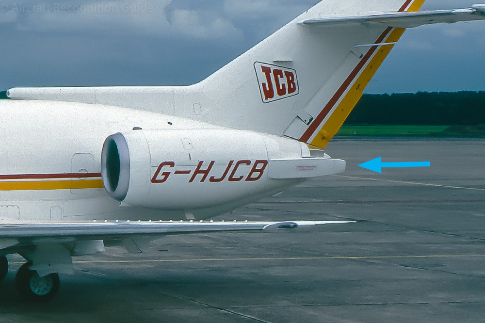 The engine nacelles of Series 1000A/B have long fairings for the thrust reversers at the rear. Image
