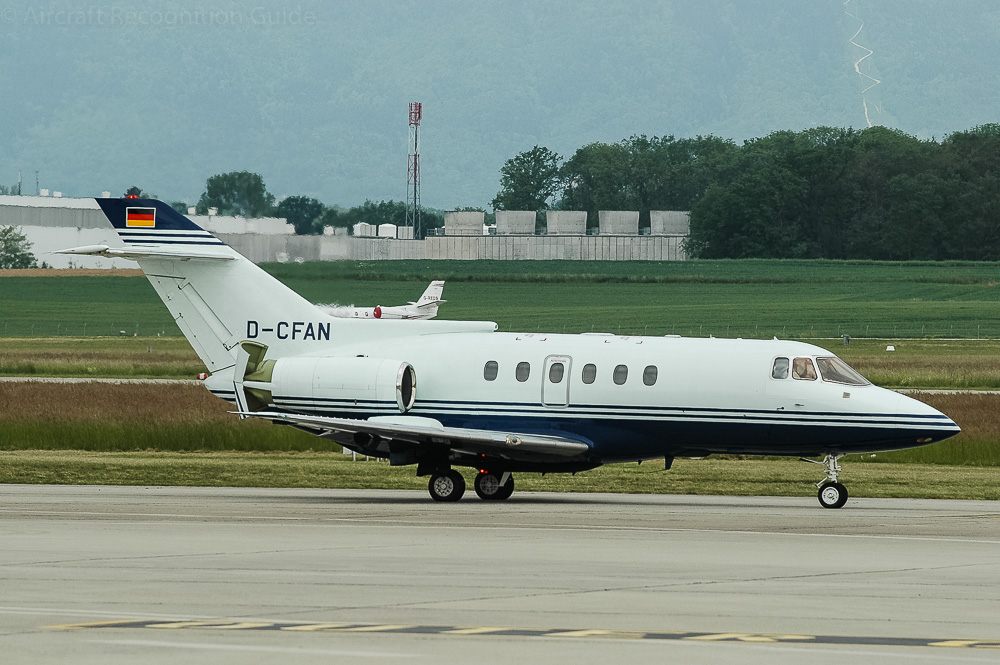 A BAe125 Series 800B showing its clamshell thrust reversers. You can also see the absence of a ventral fin. Image