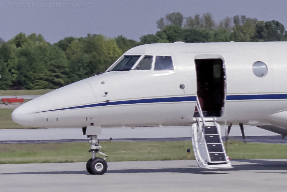 The nose of the Jetstream 41 is similar to that of the Jetstream 31, but has only six cockpit windows. Image