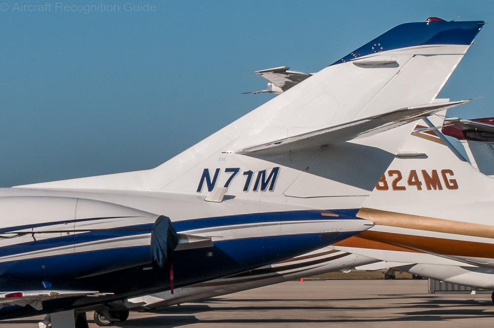 The Falcon 10's tail is essentially that of the Falcon 20, but with a narrower chord, lower mounted horizontal stabiliser and larger dorsal fin. Image