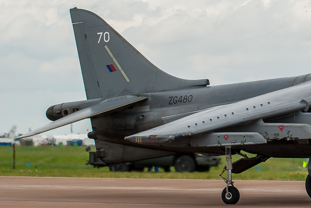 The Harriers have a tail similar to that of the Hawk training aircraft, with a curved leading edge of the vertical stabiliser, all the way over the top, and horizontal stabilisers with significant anhedral. Image