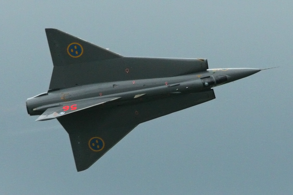 The wing shape of the Saab 35 Draken is best shown from the top. You can clearly see the double delta wings. (photo WikiMedia/Alan Wilson) Image