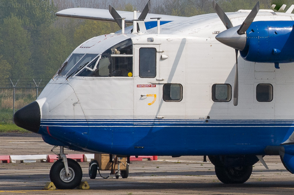 The front fuselage of the production SC7 is slightly pointed, to allow for some streamline. The weather radar on the nose is optional. Image